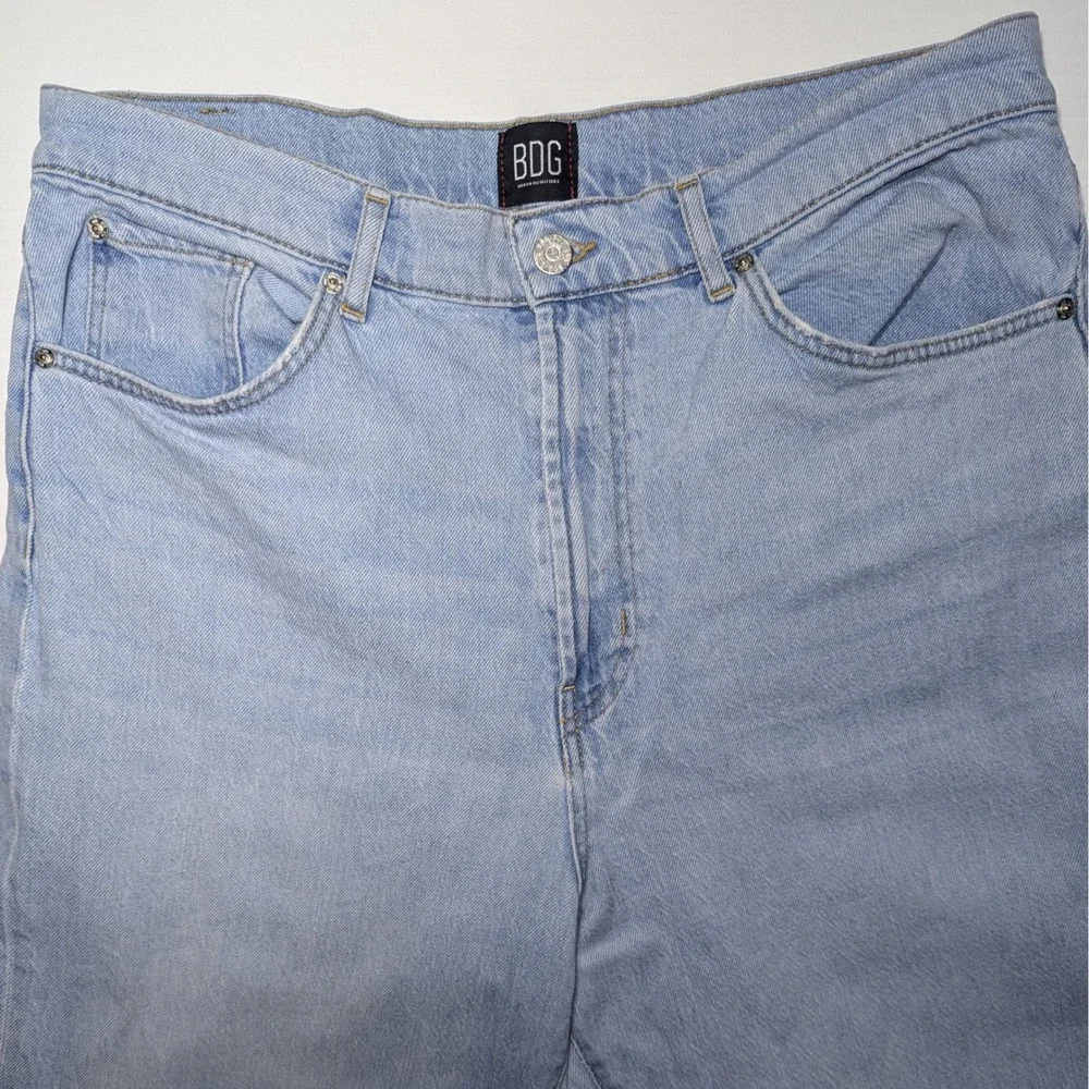 BDG Urban Outfitters High & Wide Jeans Size 32 Light Wash Wide Leg‎ High Rise
